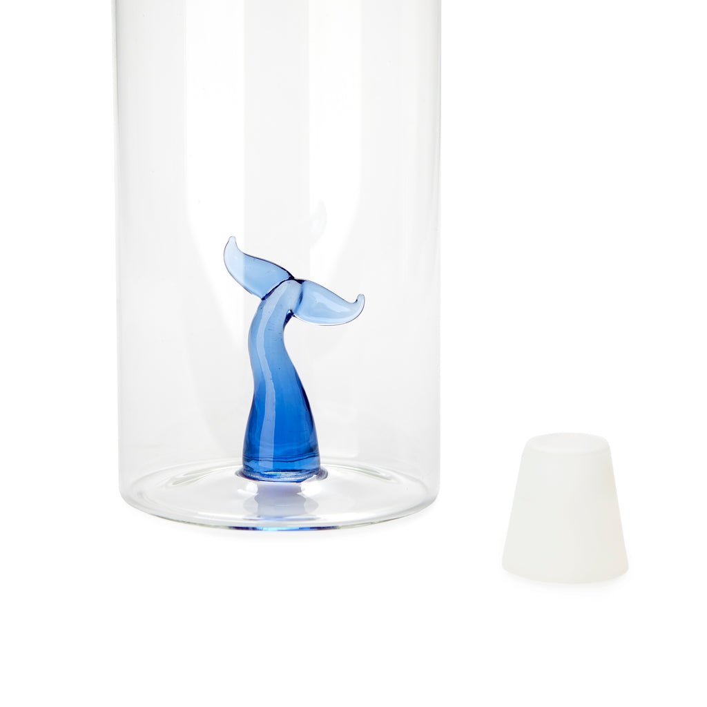 Balvi Atlantis Tail Balina Kuyruğu Detaylı 1200 ml Borosilikat Cam Şişe, Şeffaf/Mavi - Görsel 4