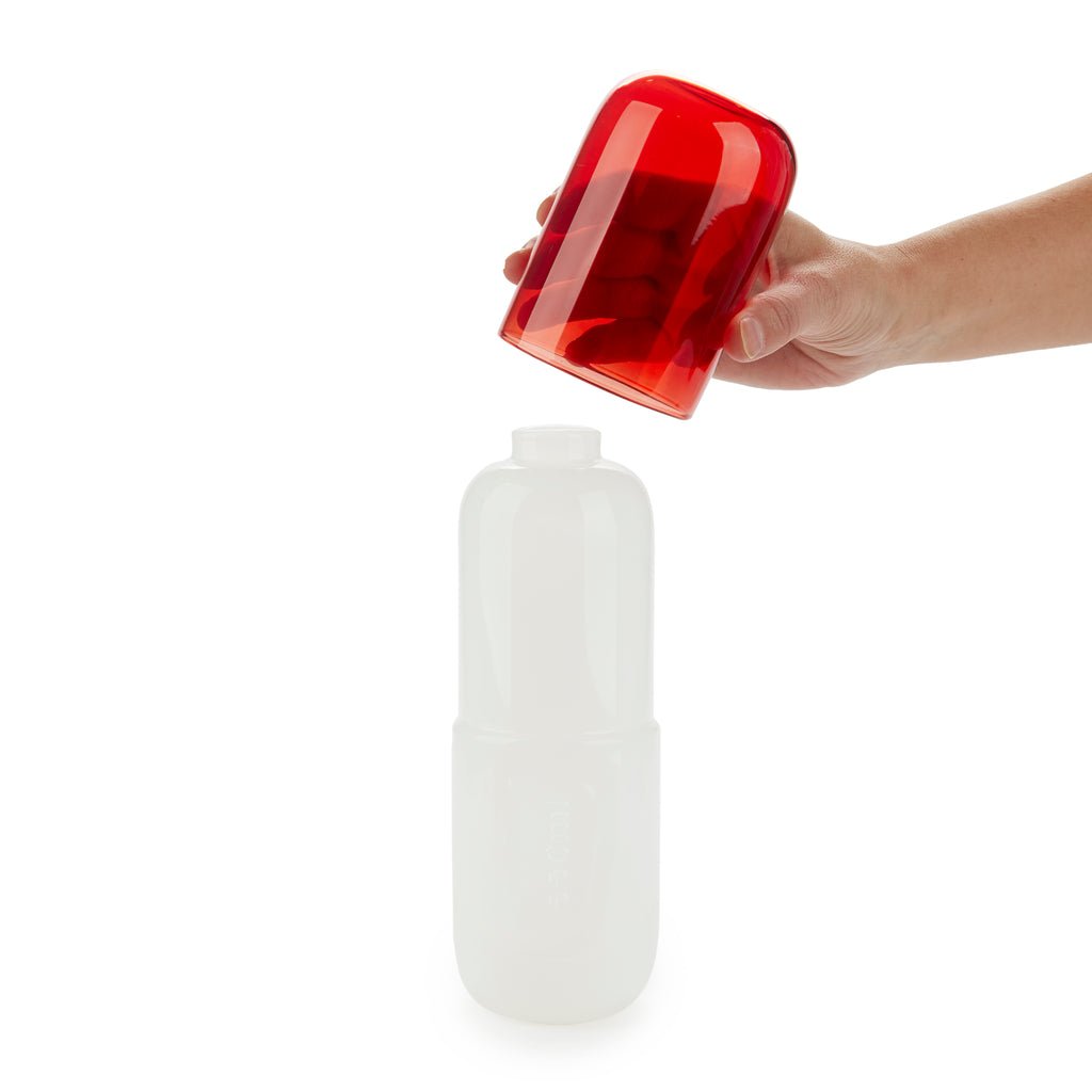 Balvi Water Pill Hap Tasarımlı 550 ml Cam Şişe ve Bardak Seti, Beyaz/Kırmızı - Görsel 6