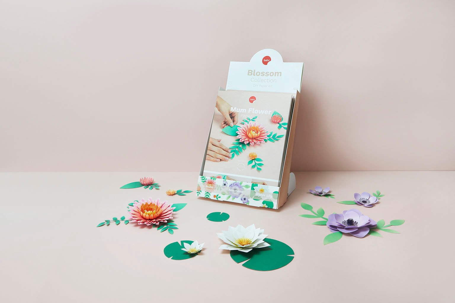 Balvi Blossom Kendin Yap Kağıt Çiçek Seti, 12’li Stand Display, Karışık Renkli - Görsel 9